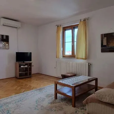 Apartment In With One-bedroom 5
