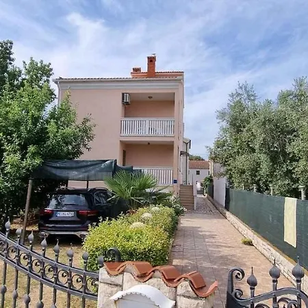 In With One-bedroom 5 *