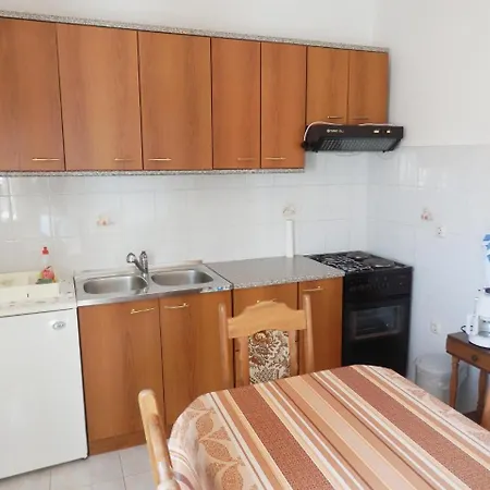 In With One-bedroom 5 Apartment *
